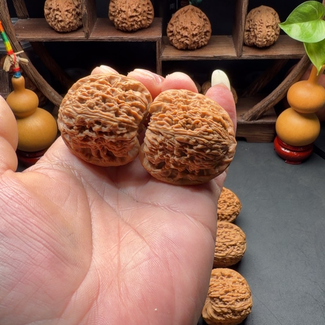 把件文玩核桃南疆石凹底拉丝尺寸41