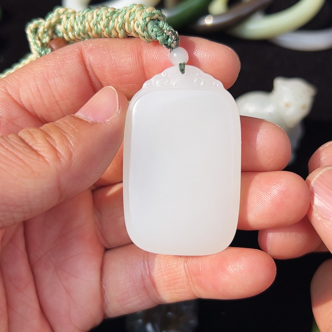 和田玉吊坠未镶嵌