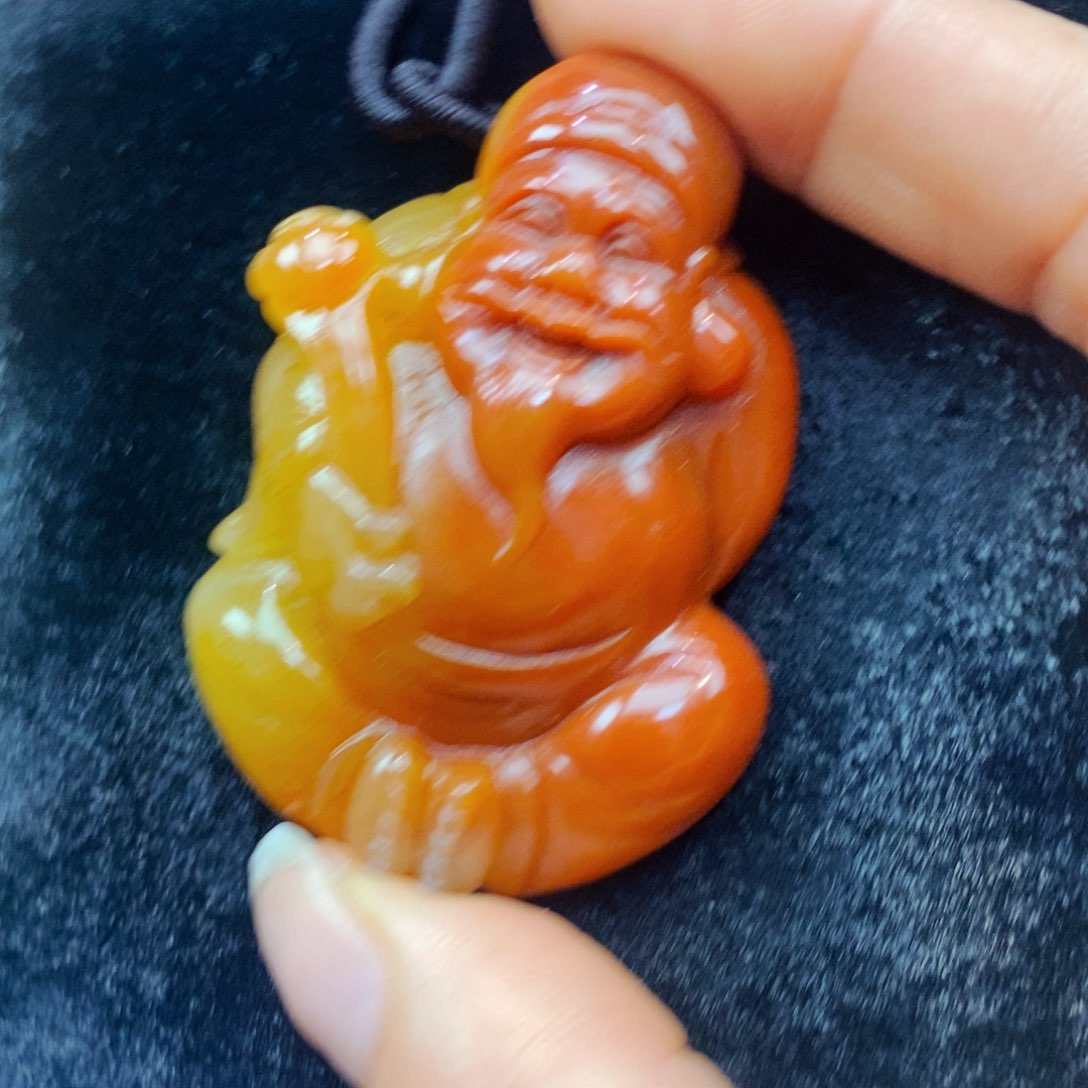 未镶嵌石英质玉（黄龙玉）颈饰