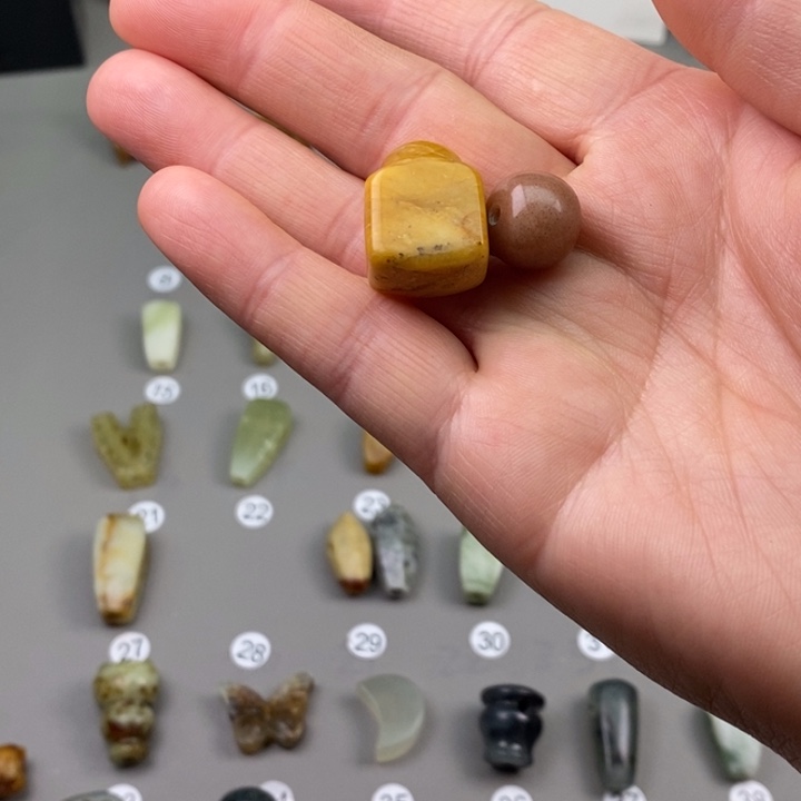 蓝***河蛇纹石玉未镶嵌文玩百搭配饰