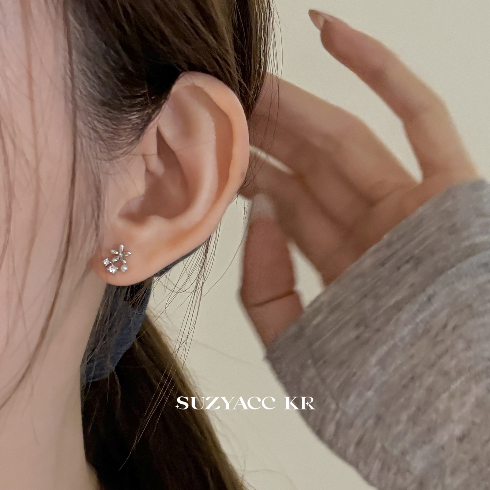 Suzyacc Kr 925银合成锆石耳饰 925银花朵锆石小耳钉E2753