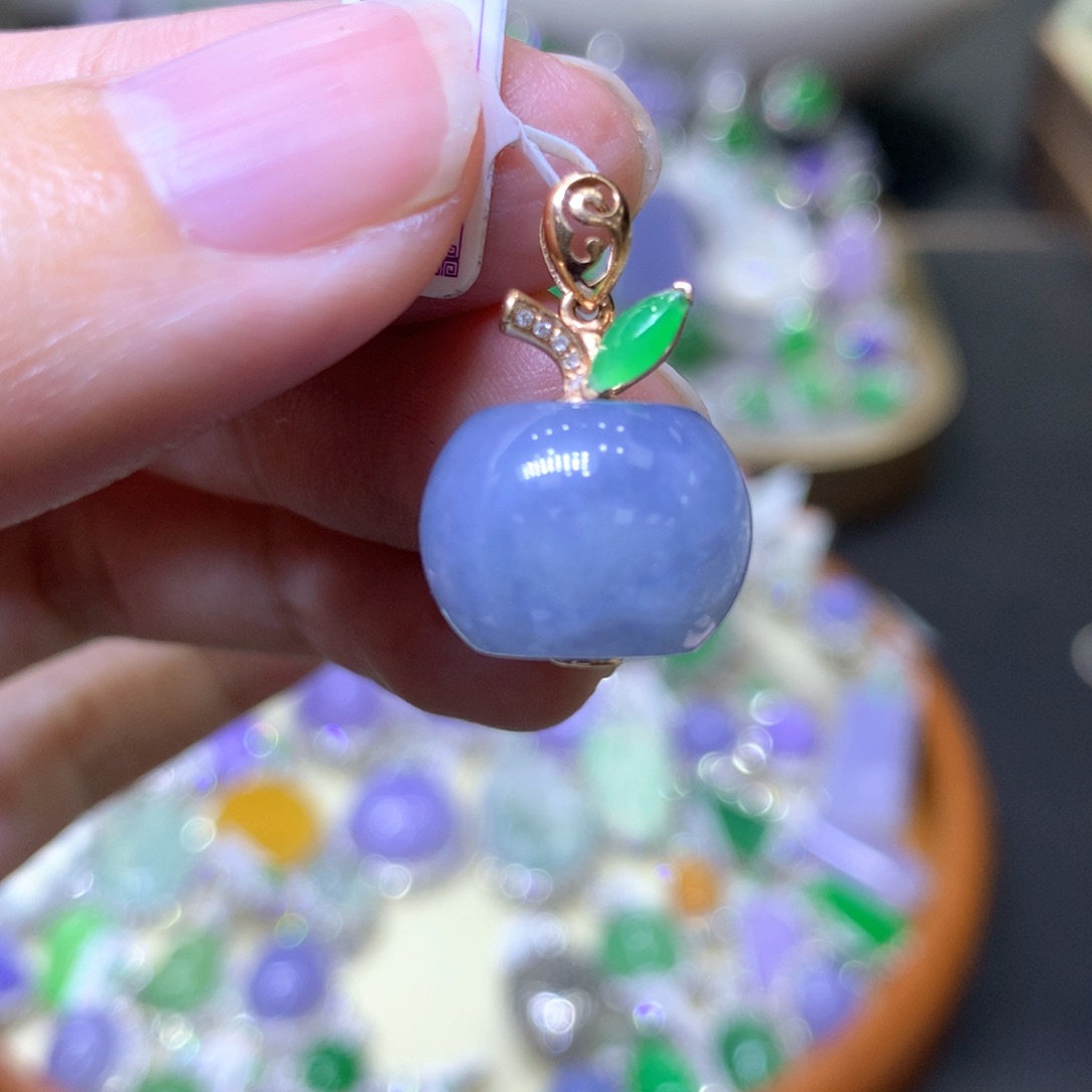 【闪购商品】翡翠颈饰18K金镶嵌翡翠吊坠项链