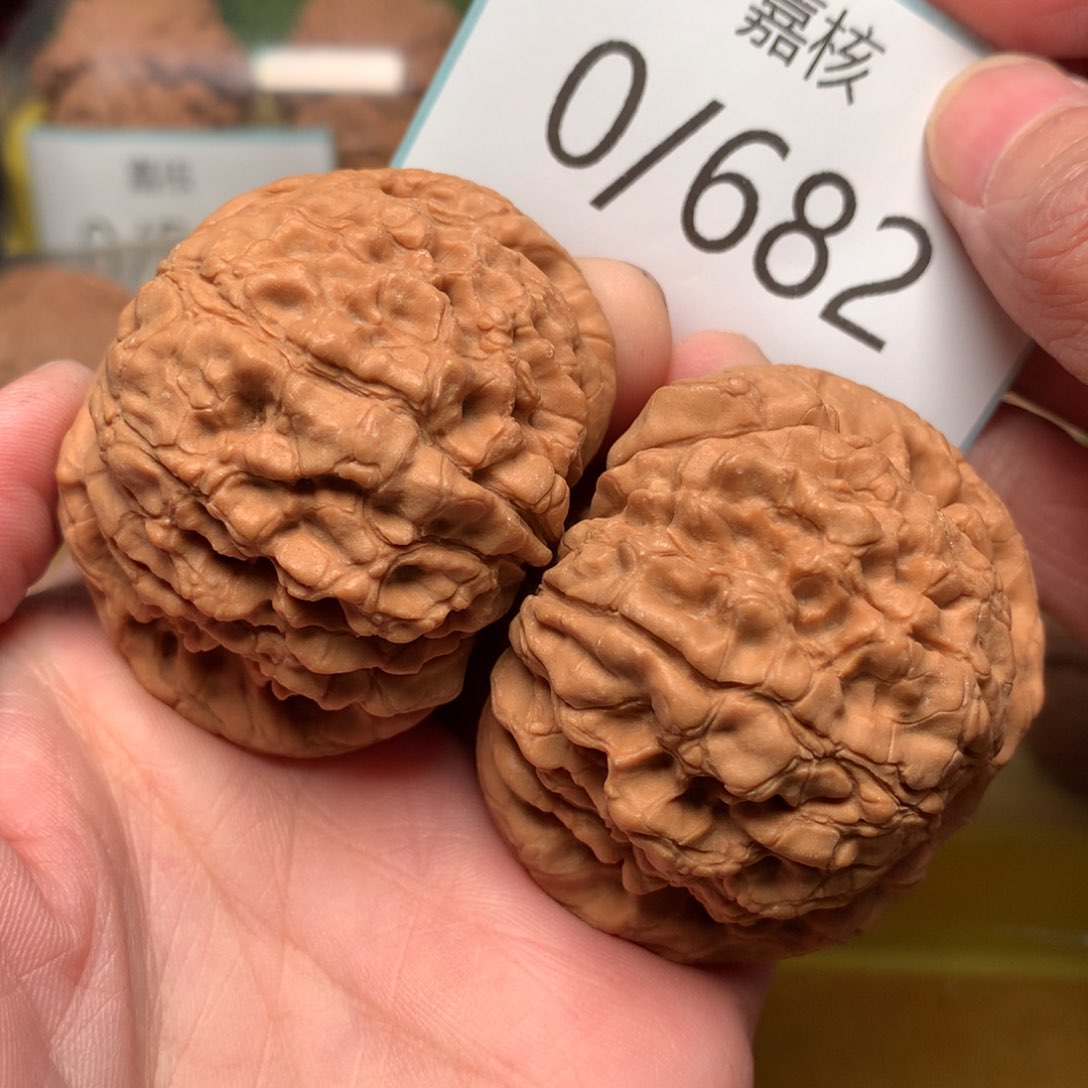 文玩核桃把件毕业肉球龙鼎51