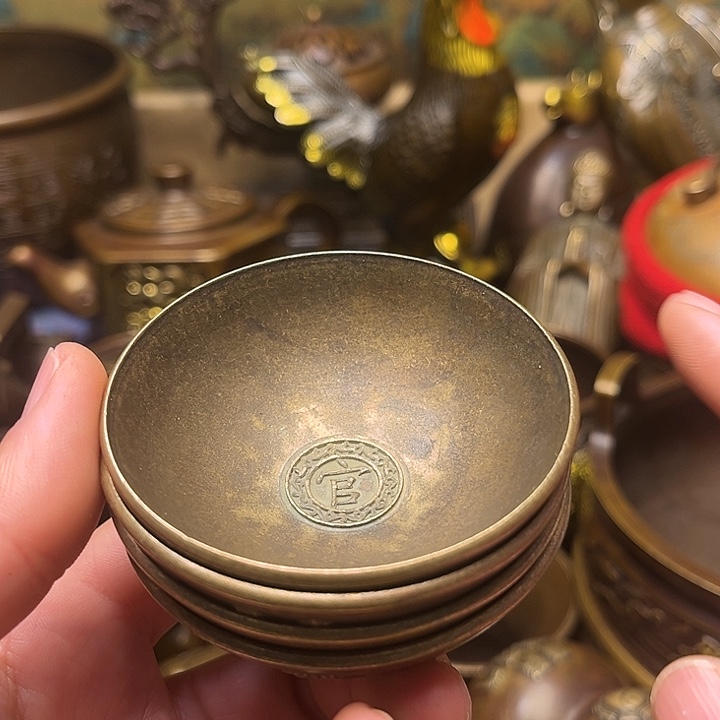 精美铜器批发档口