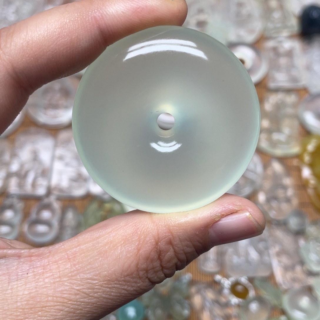 未镶嵌蛇纹石玉颈饰M**樊