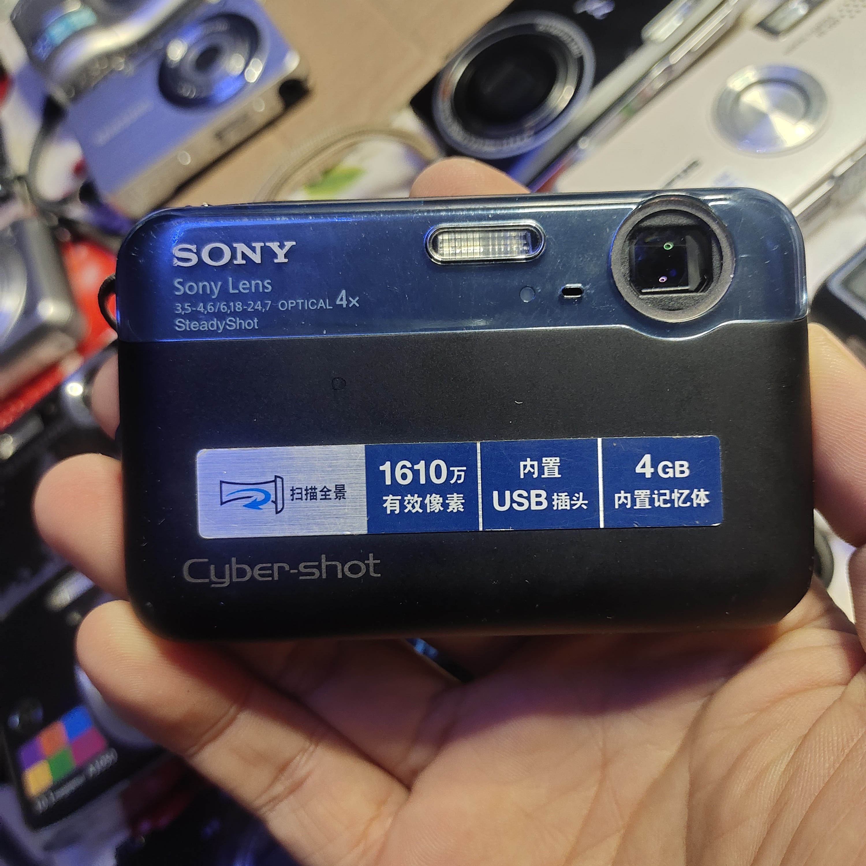 9新 Sony/索尼 索尼dsc-j10拍照相机，功能全好，屏幕里有灰