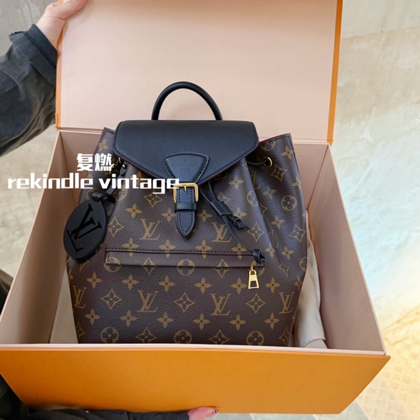 99新 LouisVuitton/路易威登 复燃精选/montsouris双肩全套芯片款
