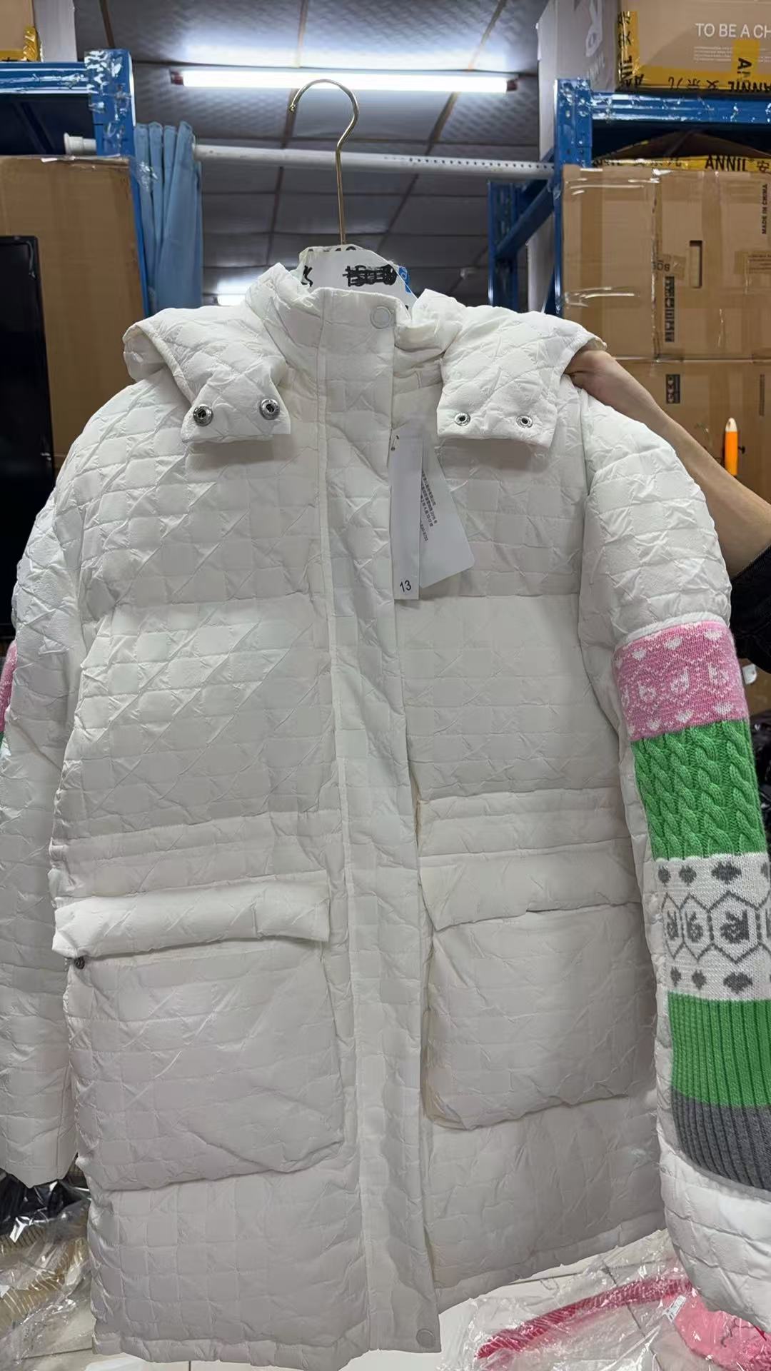 女宝白色可爱羽绒（中长款）