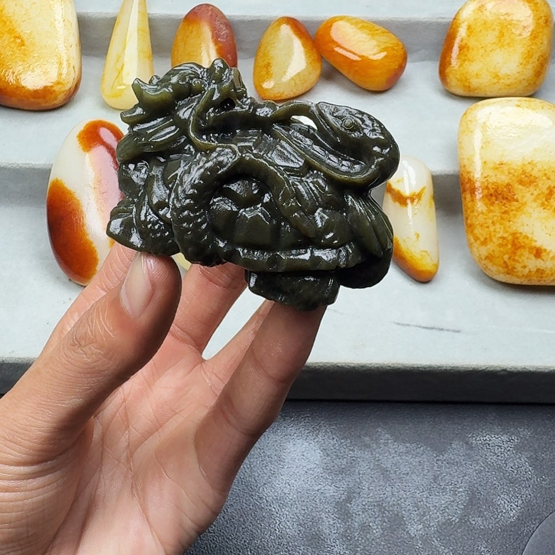 和田玉未镶嵌颈饰