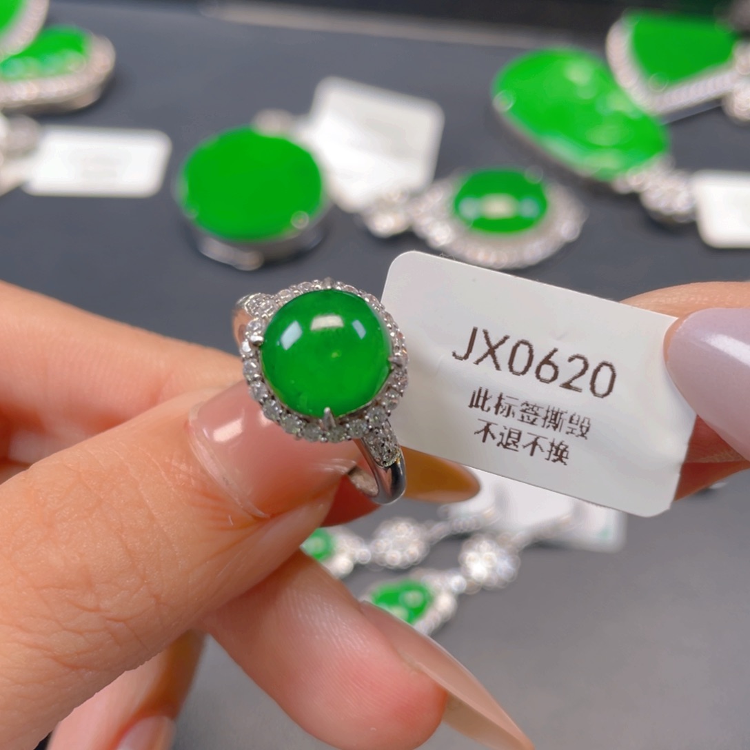 【闪购商品】颈饰银S925镶嵌翡翠艾**顿翡翠