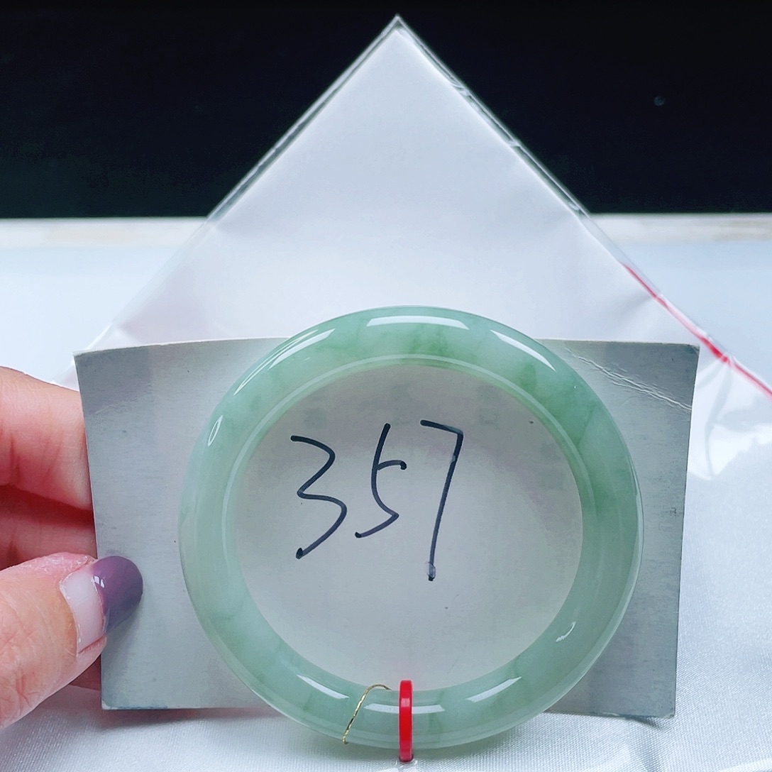 翡翠未镶嵌手镯（圆镯）缅甸翡翠51+