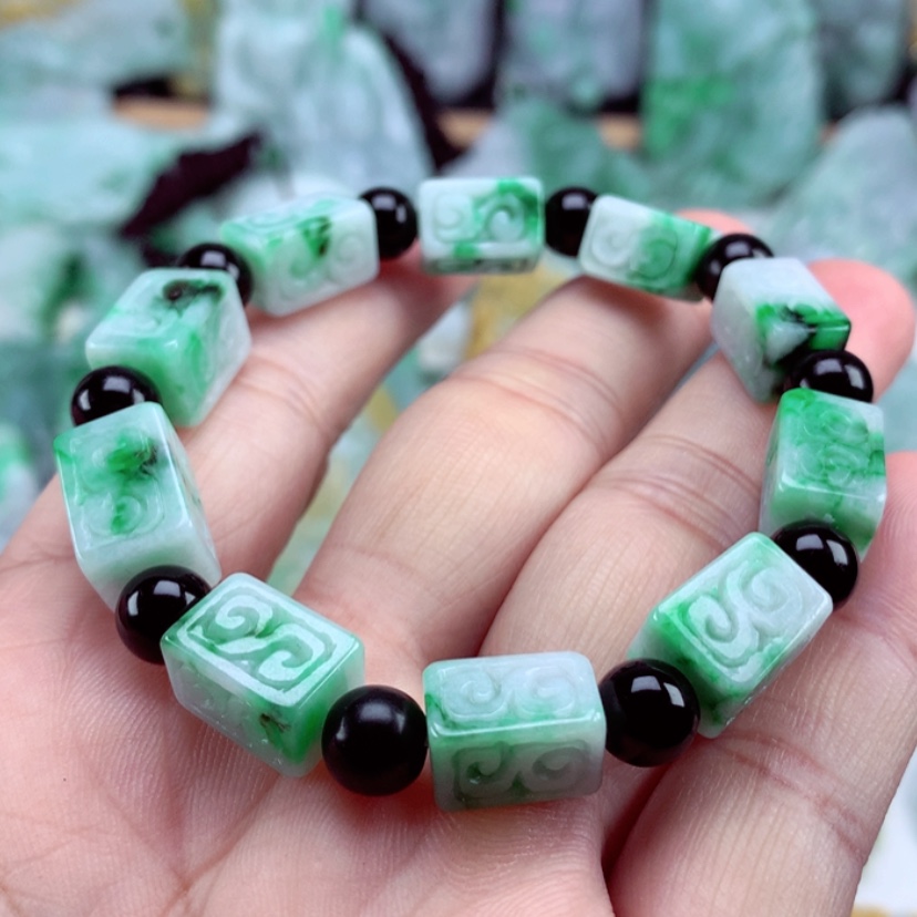 【闪购商品】翡翠吊坠(不含链)未镶嵌