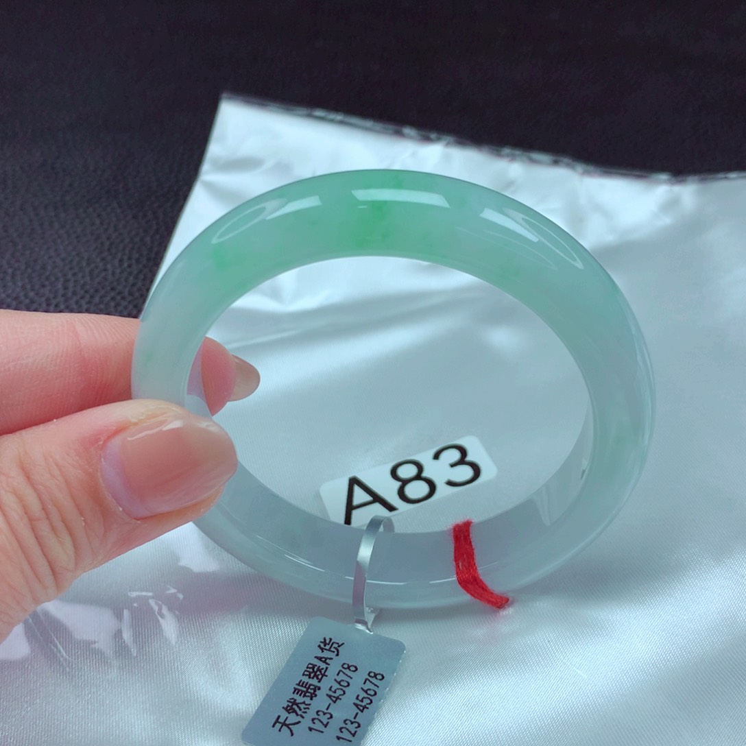 翡翠手镯未镶嵌手镯88