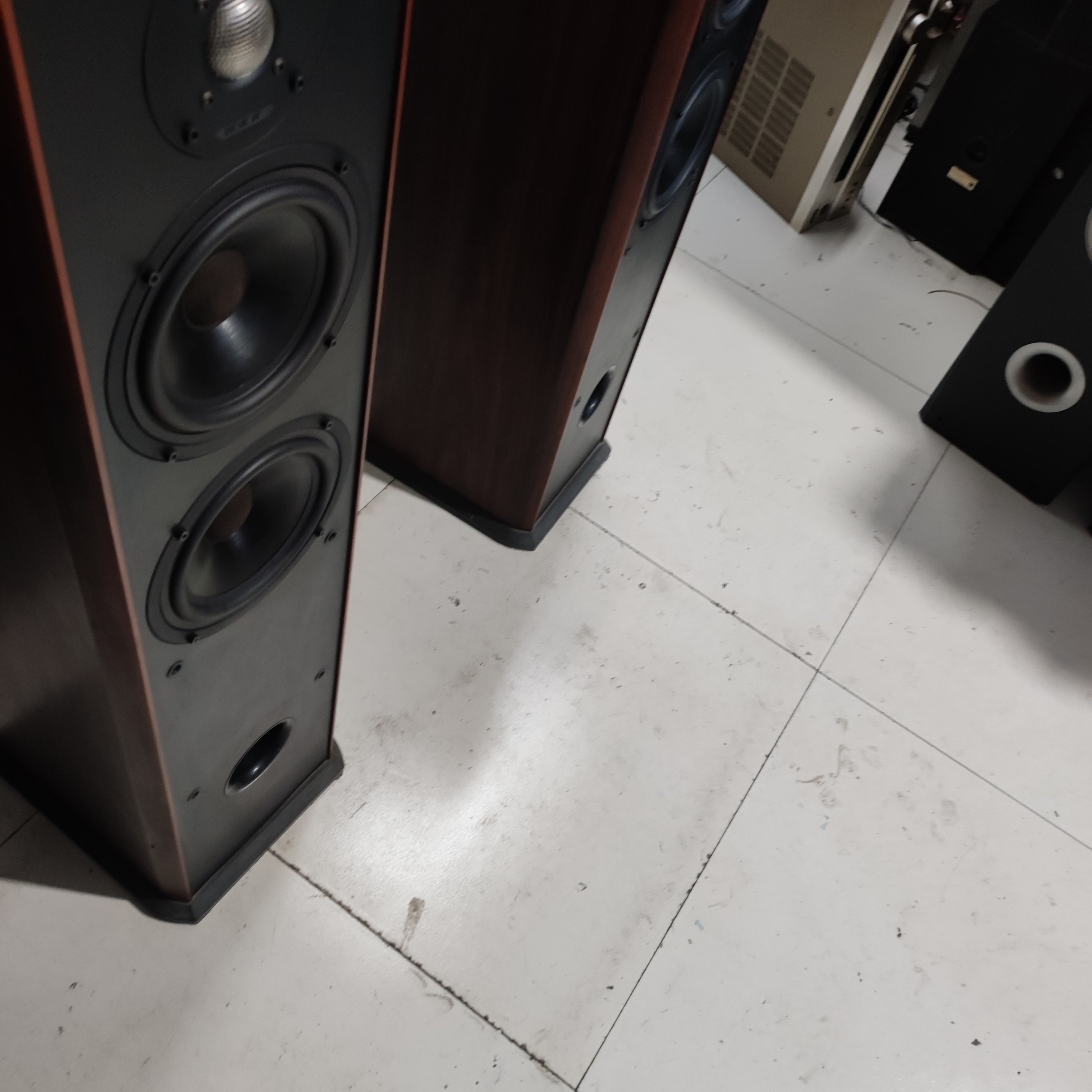 8新  Ad落地音箱运费自理
