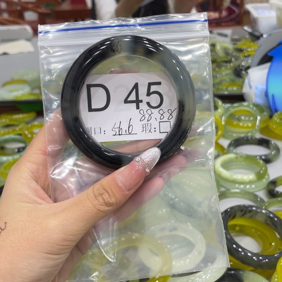 未镶嵌蛇纹石玉颈饰樂*