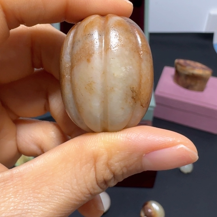 和田玉颈饰未镶嵌胜****）