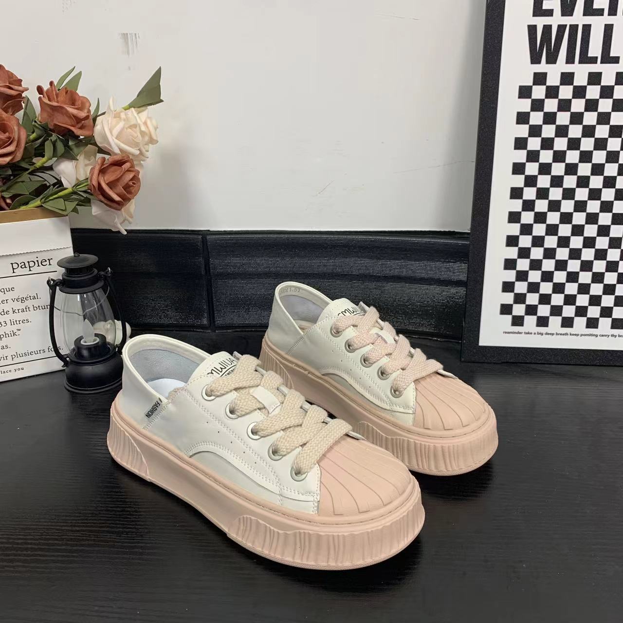 春季上新经典时尚百搭休闲女鞋气质软底个性欧若风冷粘工艺2518