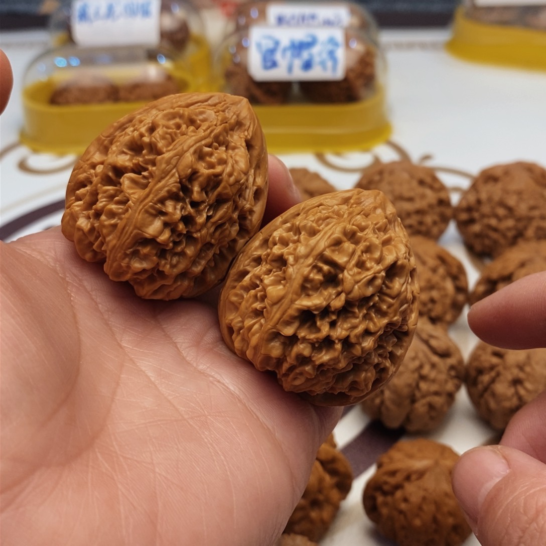 文玩核桃吊坠核尊40边