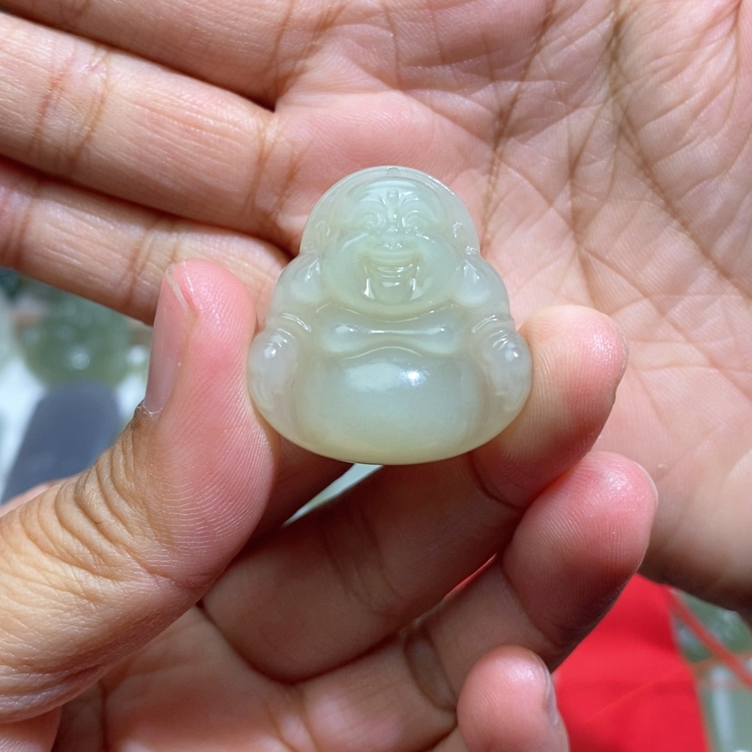 和田玉颈饰未镶嵌我***钱