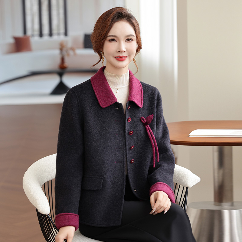 2025秋冬新款妈妈翻领气质毛呢外套中老年女士时尚开衫上衣