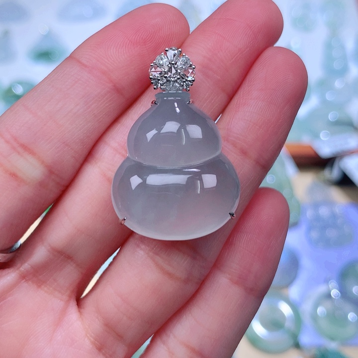 翡翠颈饰18K金镶嵌葫芦