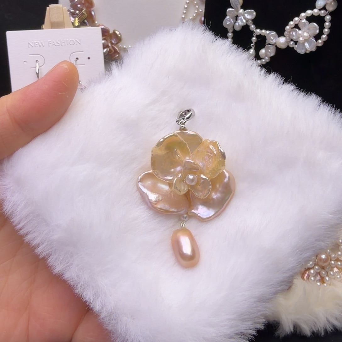 淡水珍珠颈饰钛钢