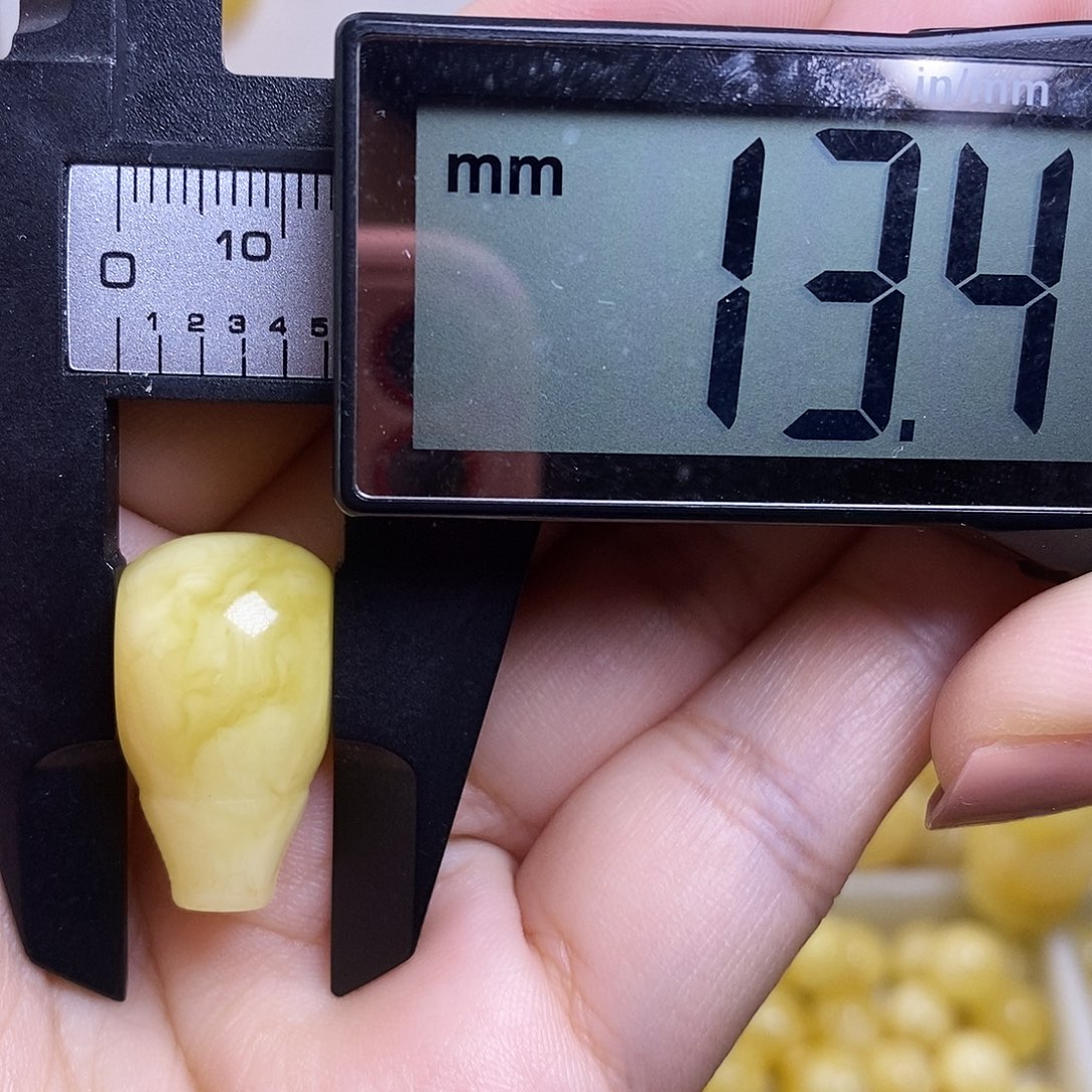 裸石琥珀未镶嵌蜜蜡三通