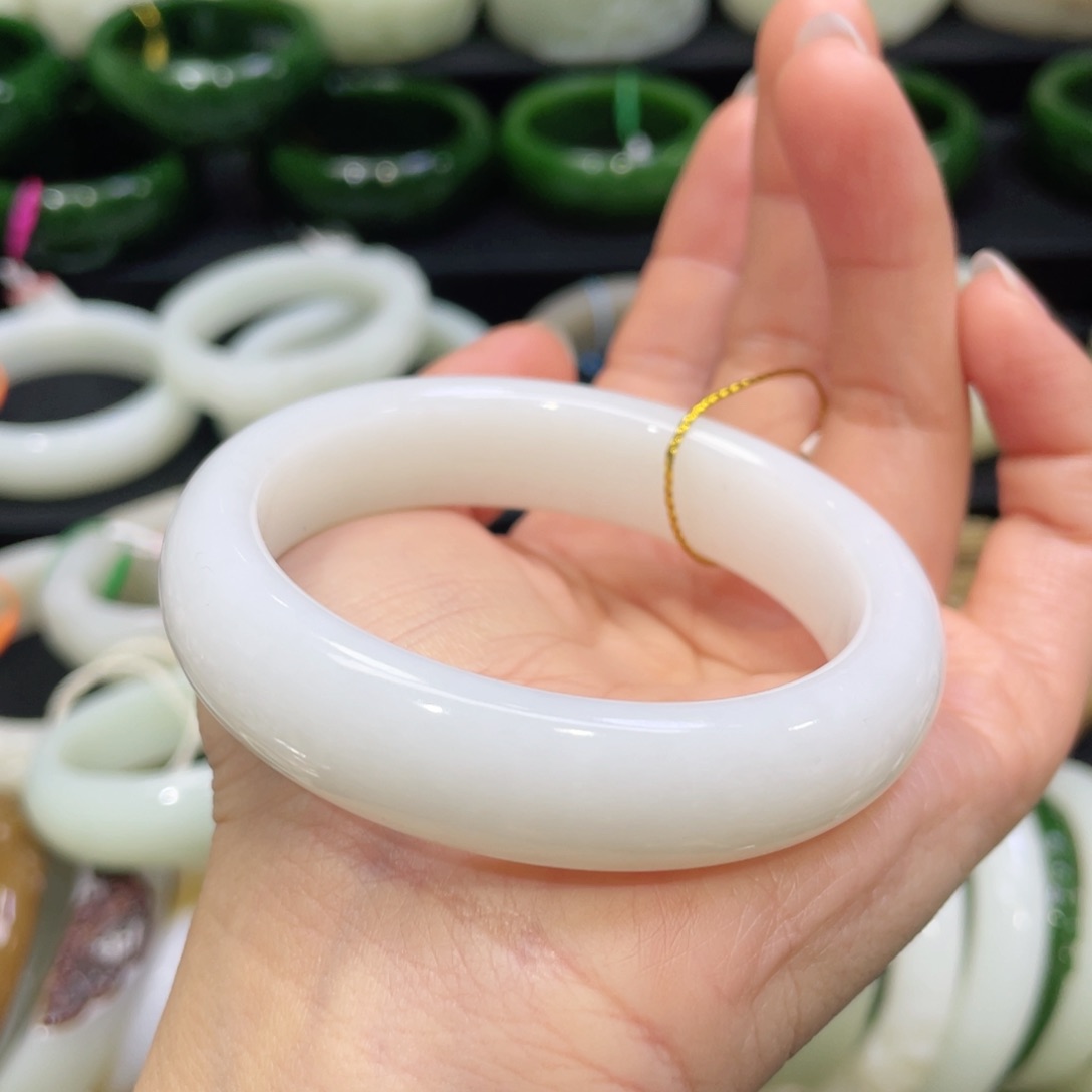 未镶嵌手镯和田玉108