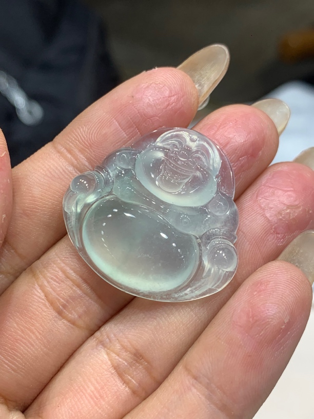 缅甸天然A货，高冰起光饱满佛，胖胖的品相一流，镶嵌起来很绝