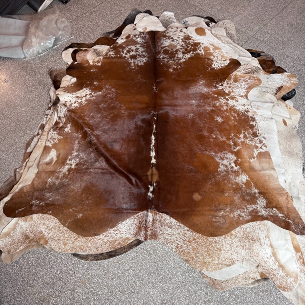 【本尼家】K1033 220*200专拍牛皮地毯家用轻奢