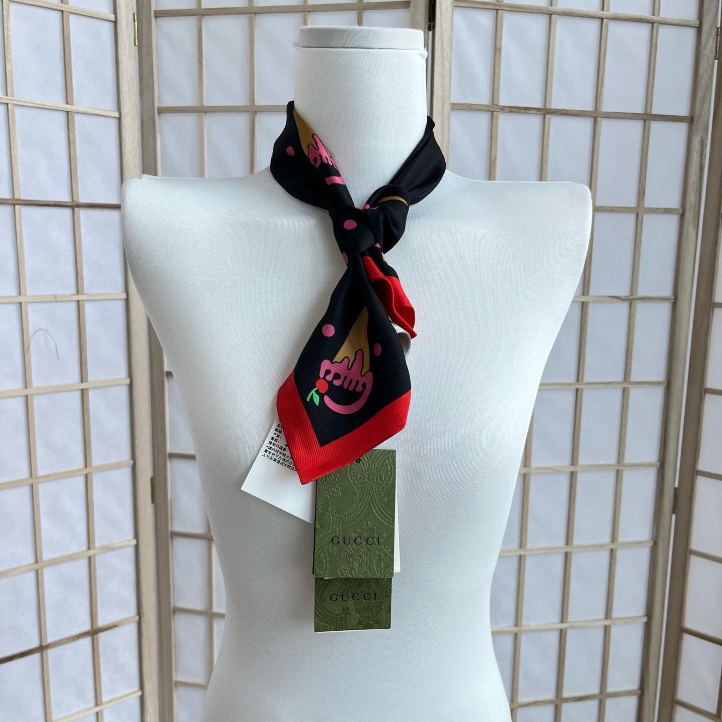 未使用 GUCCI/古驰 A9562 Gucci 丝巾 全新
