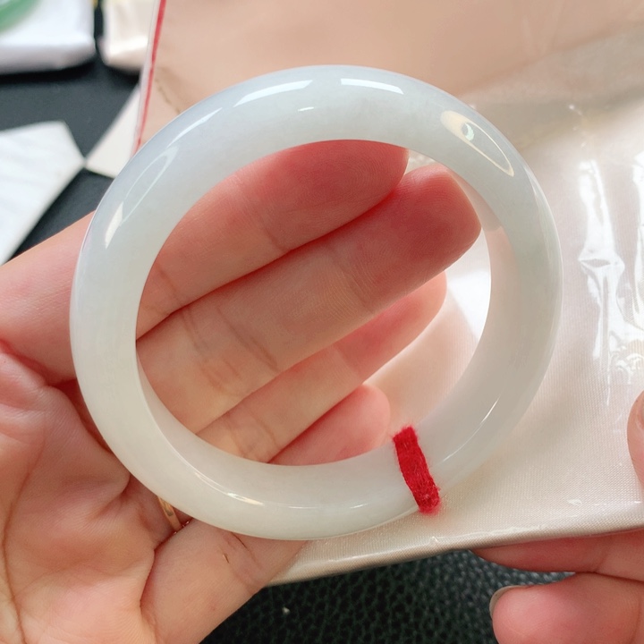 翡翠手镯未镶嵌56正