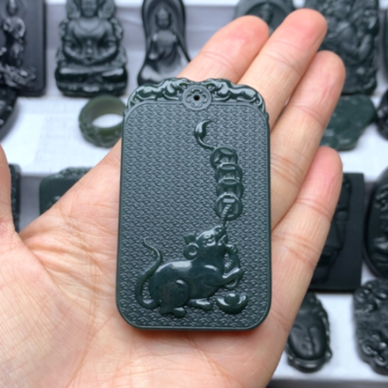 【闪购商品】和田玉颈饰未镶嵌双面雕刻