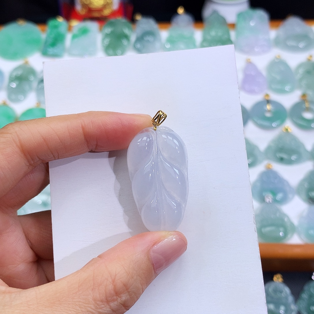 翡翠18K金镶嵌颈饰翡翠吊坠