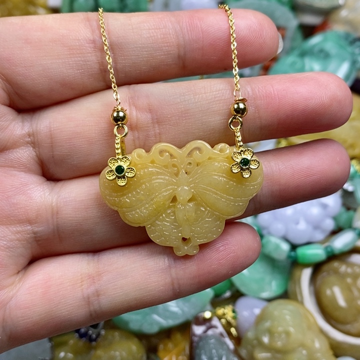 翡翠吊坠(赠链)未镶嵌