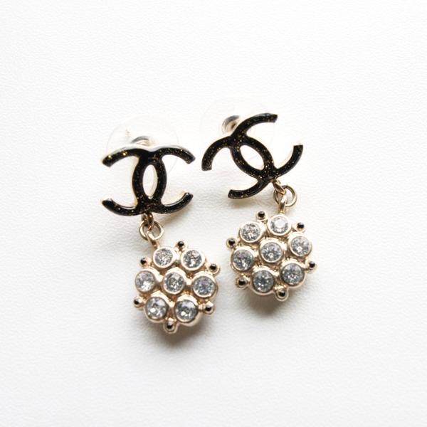 Chanel 闪钻花朵吊坠双C耳钉