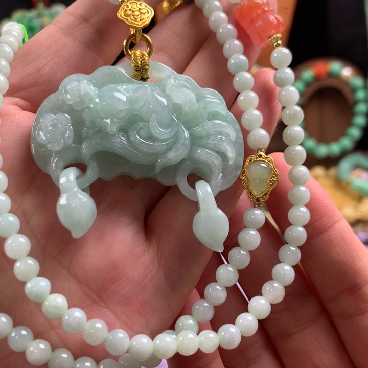 翡翠未镶嵌颈饰吊坠