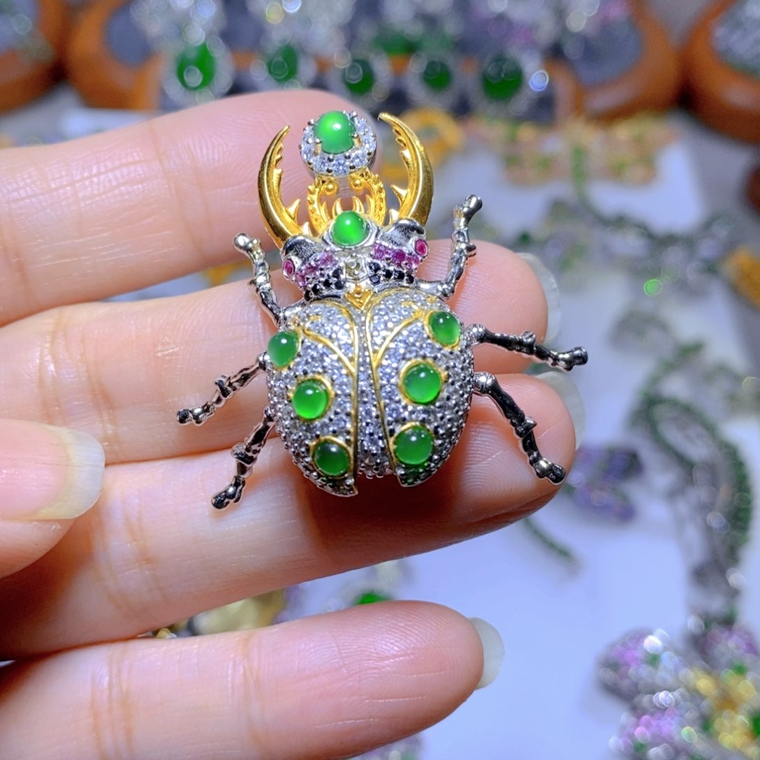 翡翠颈饰银S925镶嵌天然翡翠