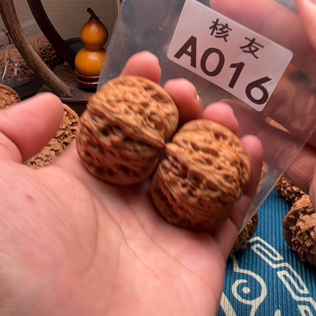 初***夜文玩核桃吊坠磨盘