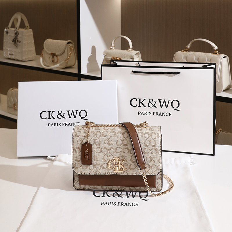 【当日发】CK&WQ/2025上新 小众时尚气质字母印花单肩斜挎包