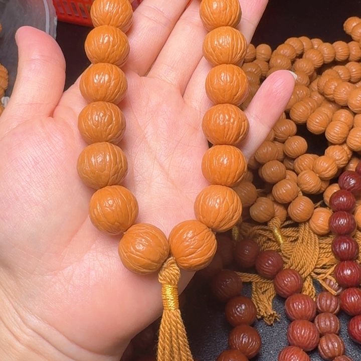 猴头核桃吊坠聚宝盆手持16