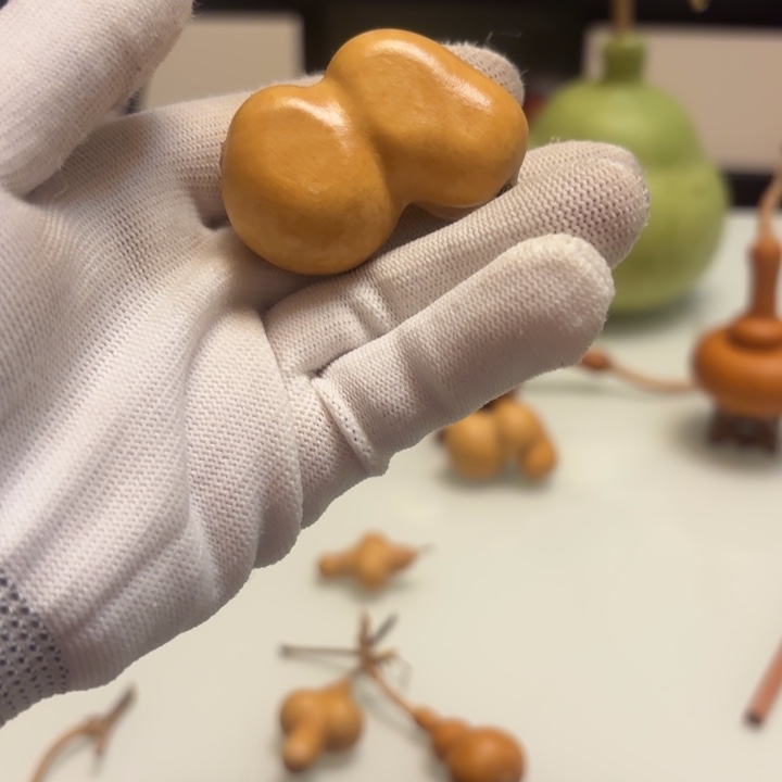 '***。天然手捻老皮葫芦