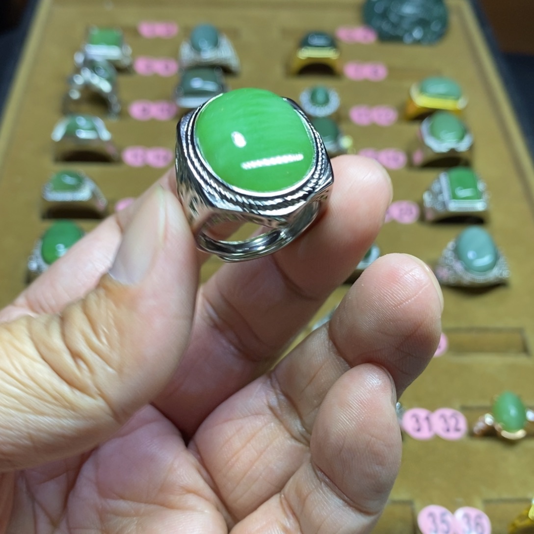 和田玉未镶嵌戒指