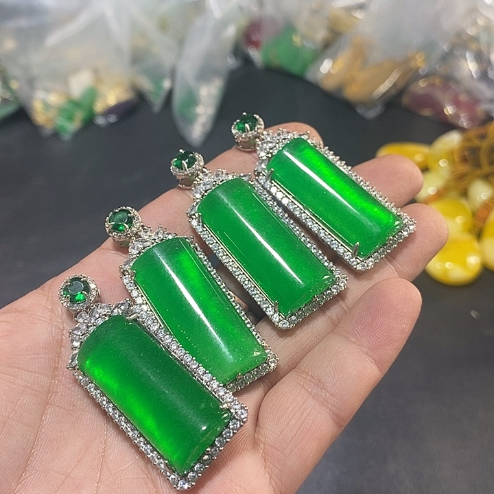 翡翠颈饰未镶嵌价格