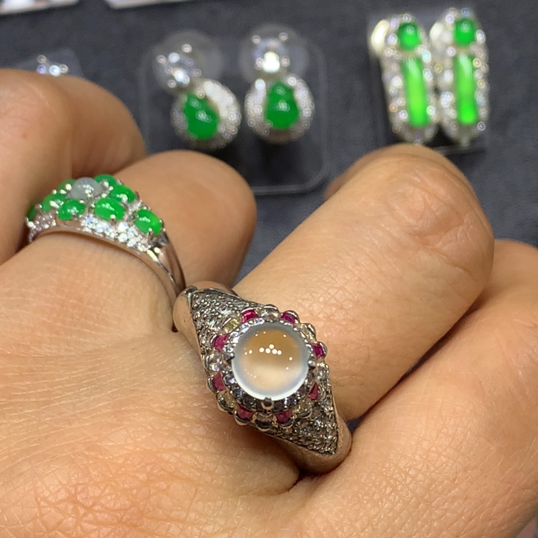 定制翡翠未镶嵌时尚买断不退