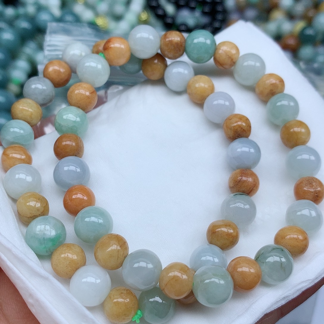 翡翠颈饰未镶嵌手串