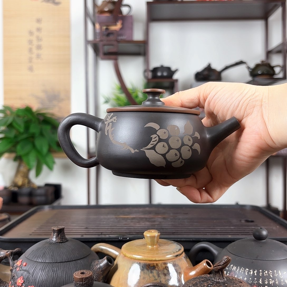 壶云南建水紫陶茶壶瑕疵