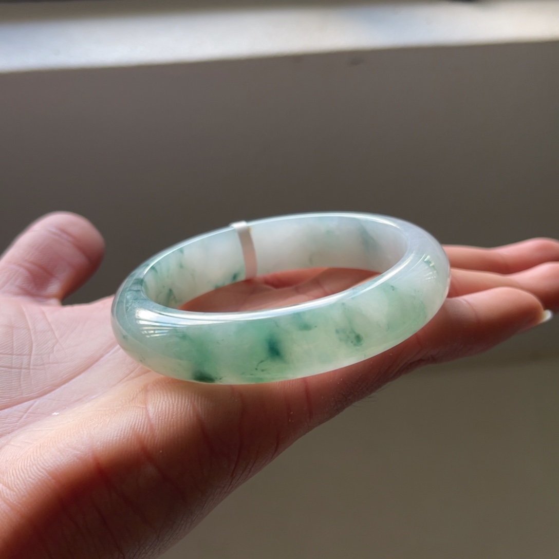 翡翠未镶嵌手镯52.7圈三天鉴赏期