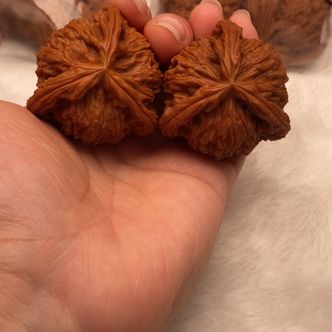 续***生吊坠文玩核桃三棱