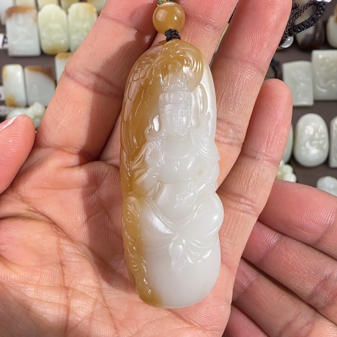 和田玉（糖玉）未镶嵌颈饰